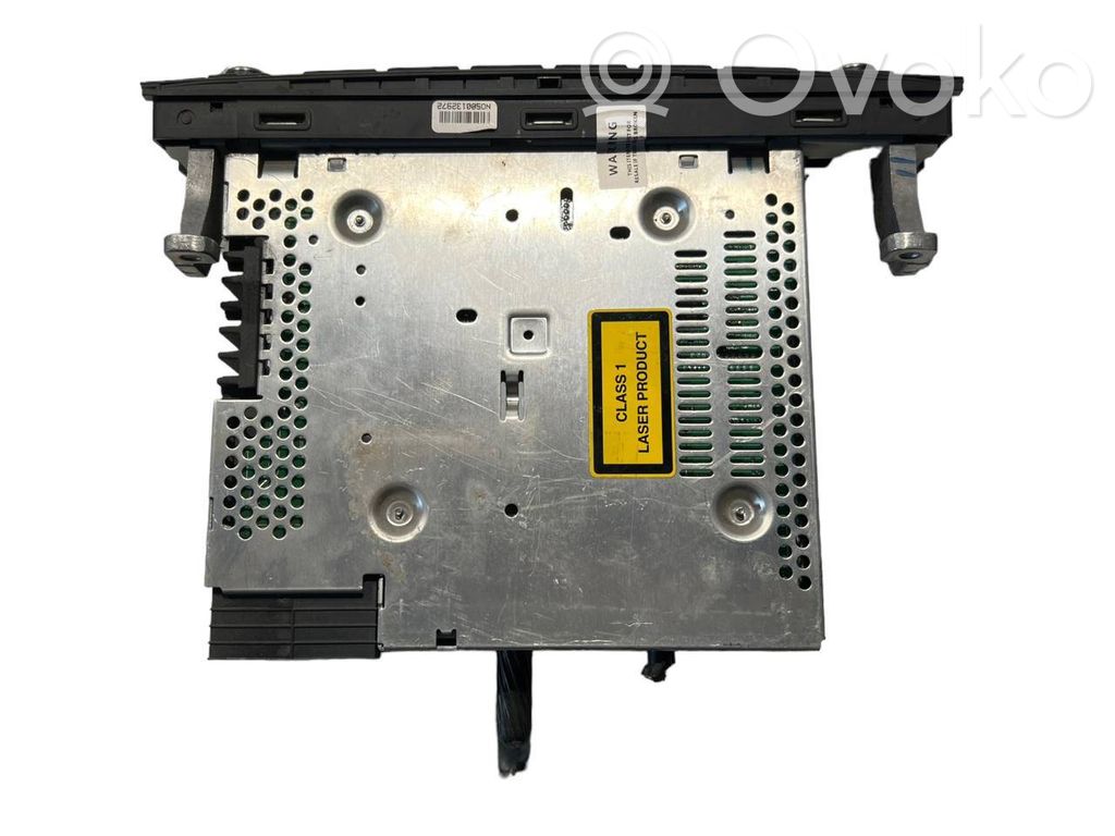 Radio / CD/DVD atskaņotājs / navigācija