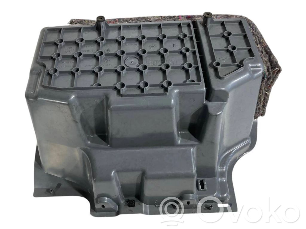 Другой тип декоративной отделки багажника