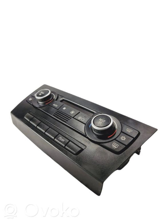 Gaisa kondicioniera / klimata kontroles / salona apsildes vadības bloks (salonā)