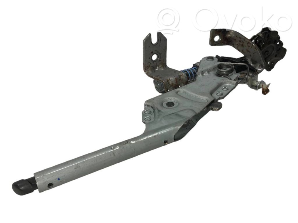 Rokas bremzes mehānisms (salonā)