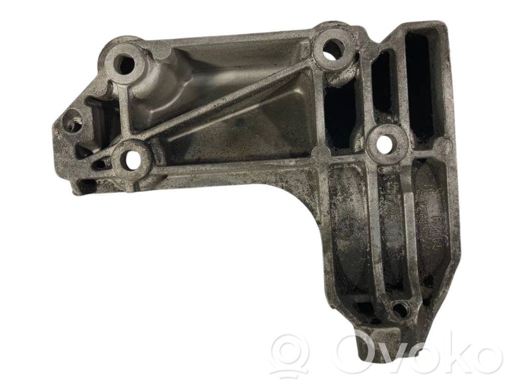 Gaisa kondicionēšanas kompresora stiprinājums