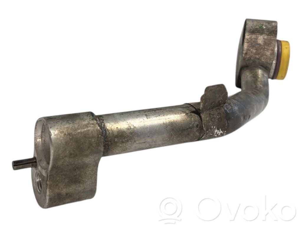 Air conditioner pipe(s) / hose(s)