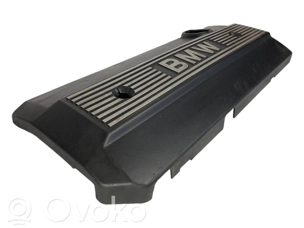Engine cover (decorative trim)