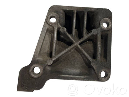 Dzinēja nostiprināšanas stiprinājums-kronšteins