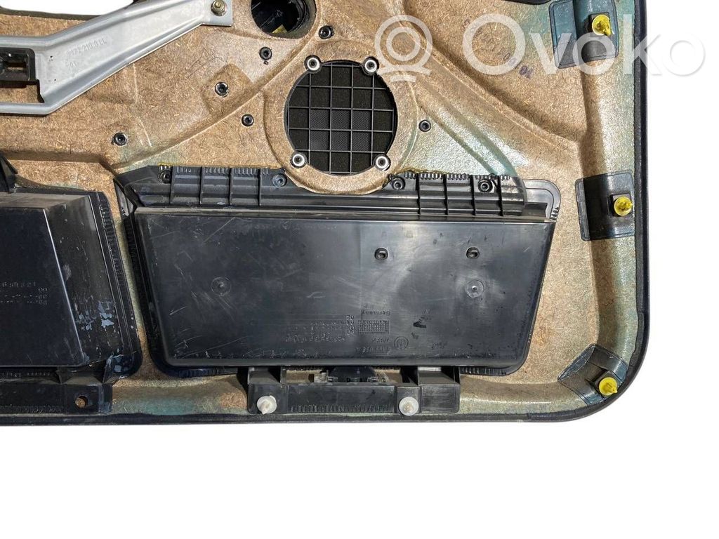 Priekšējo durvju apdare