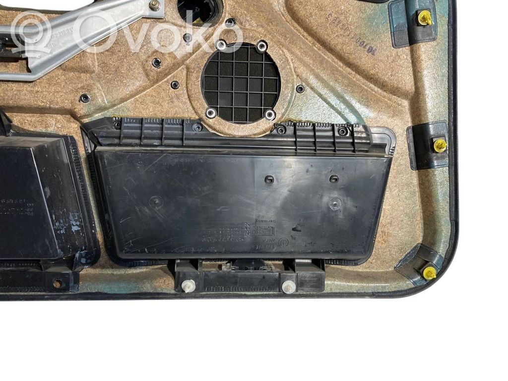 Priekšējo durvju apdare