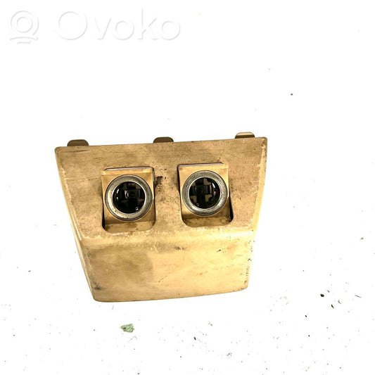 12 V socket (rear)
