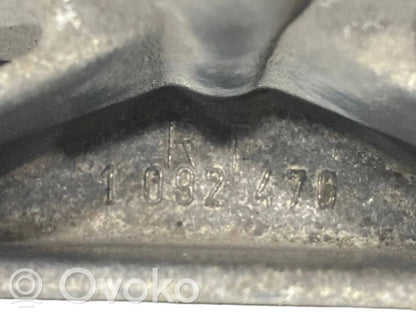 Transmission mounting bracket