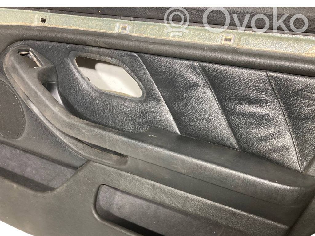 Priekšējo durvju apdare