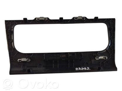 Klimata kontrole / mazā radiatora vadības dekoratīvā apdare