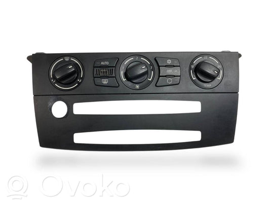 Air conditioning / climate control / interior heating control unit (in the passenger compartment)