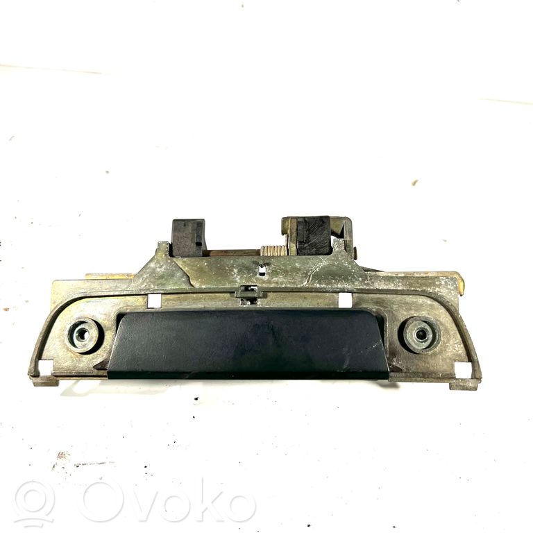 Внешняя ручка открывания