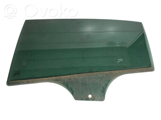 стекло задней двери