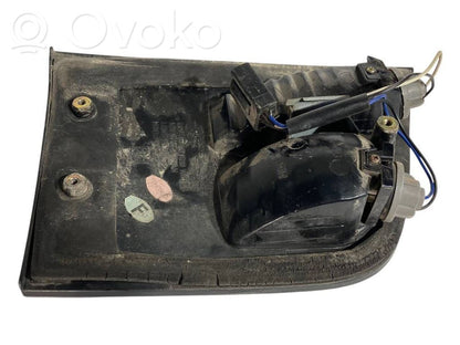 Aizmugurējais lukturis pārsegā