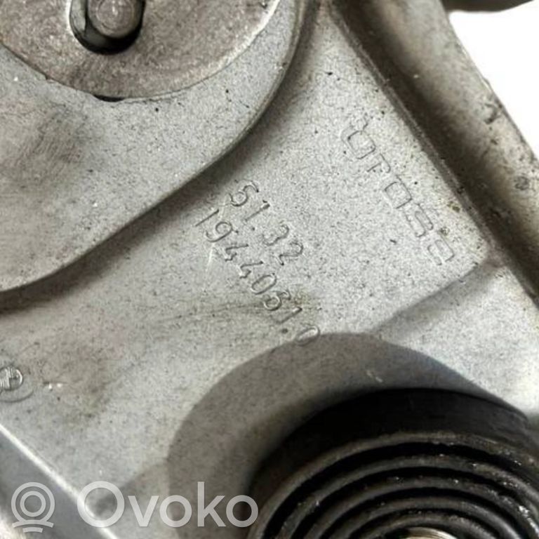 Механический механизм подъема переднего стекла