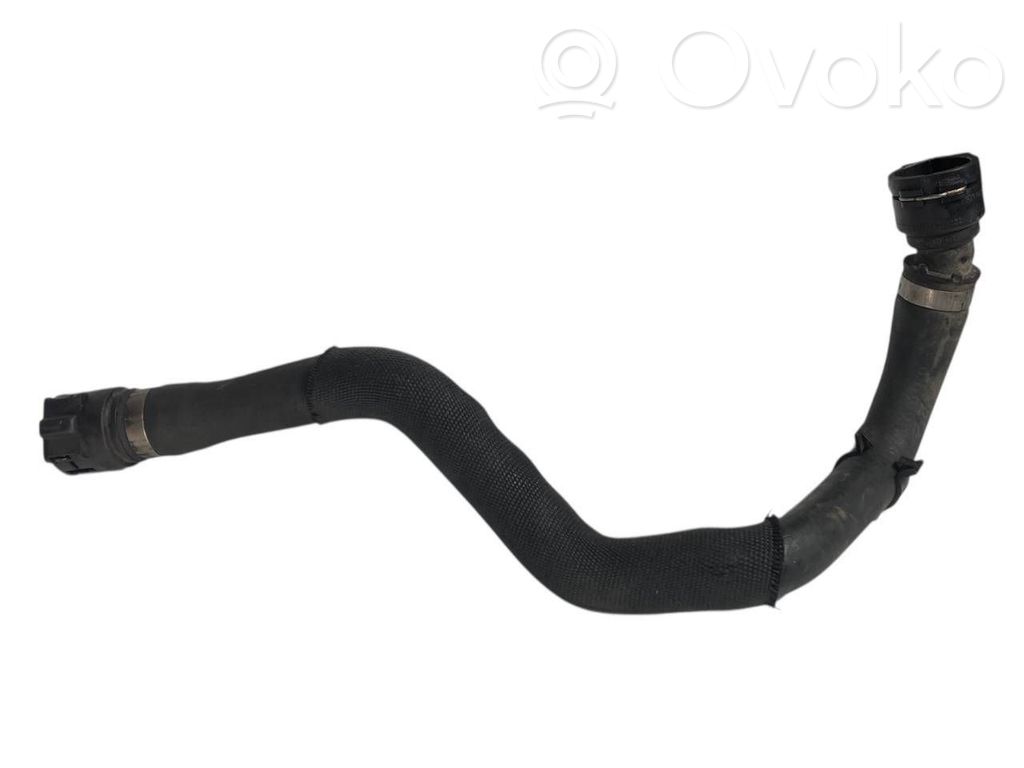 Caurulīte (-es) / šļūtene (-es)