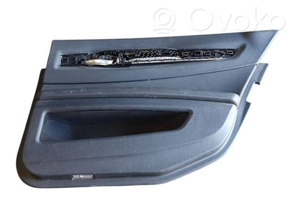 Apšuvums aizmugurējām durvīm