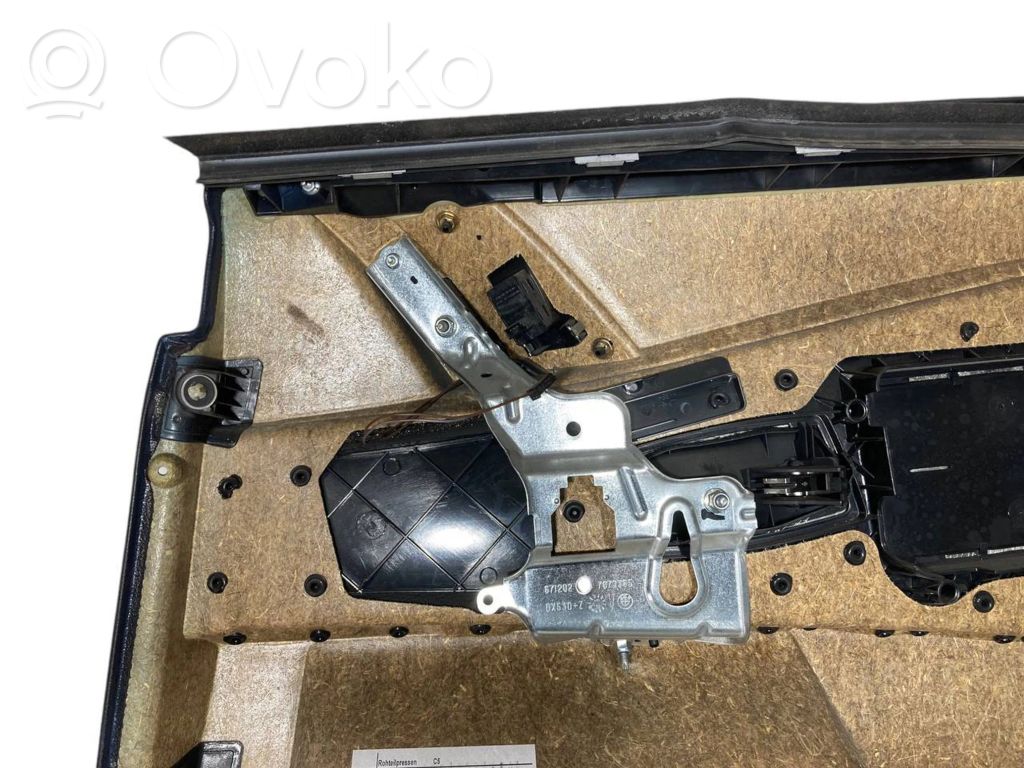 Rear door trim