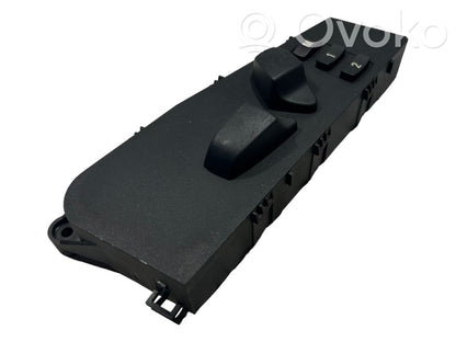 Seat adjustment switch(es)