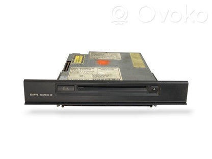 Radio / CD/DVD atskaņotājs / navigācija