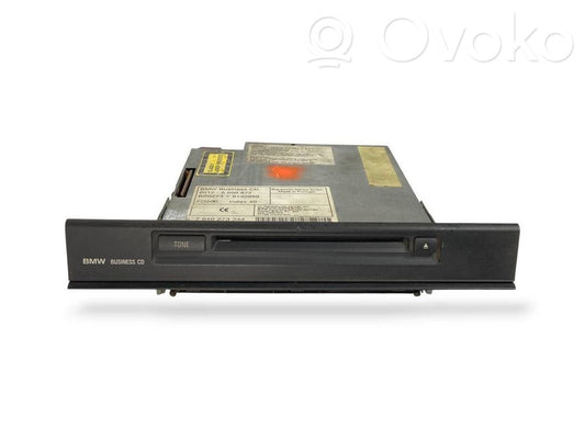 Radio / CD/DVD atskaņotājs / navigācija