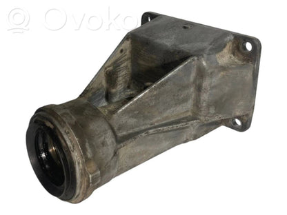 Pusass sakabes gultņa stiprinājums