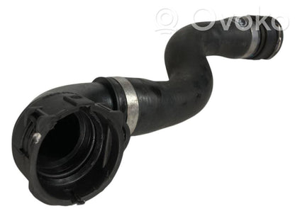 Caurulīte (-es) / šļūtene (-es)