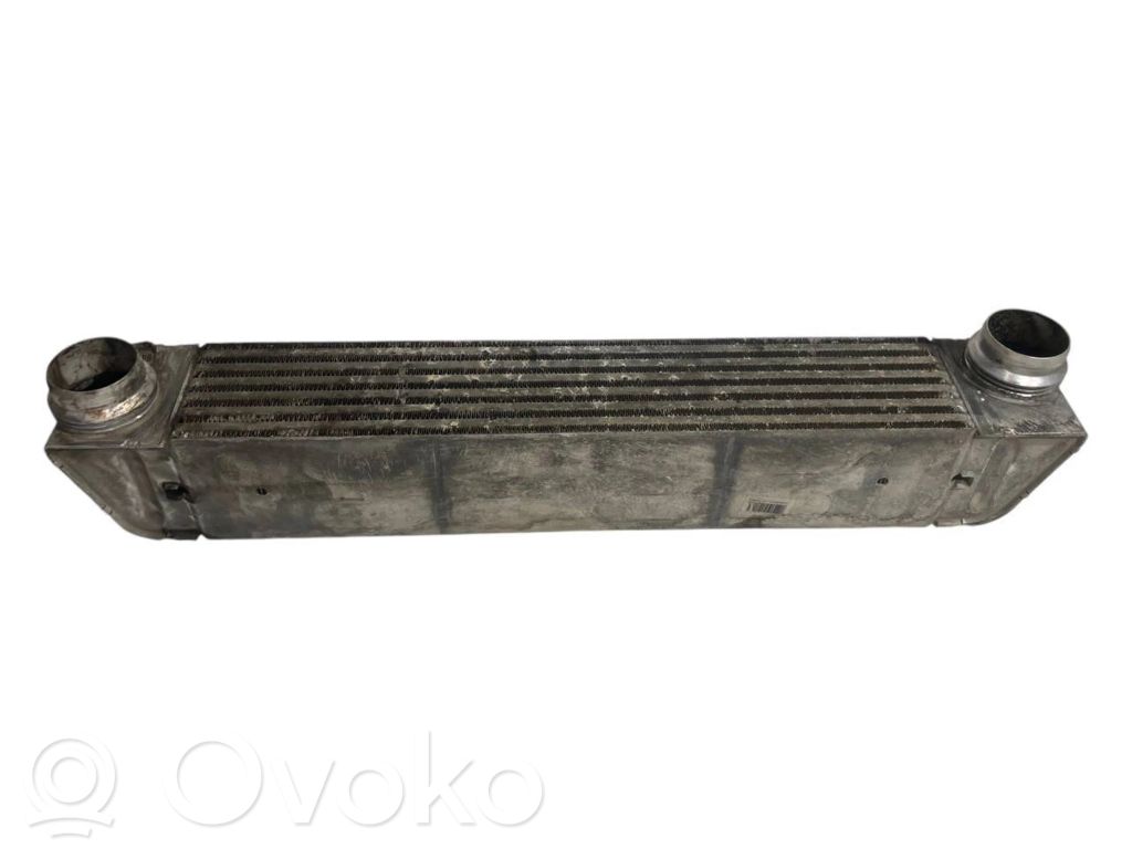 Starpdzesētāja radiators