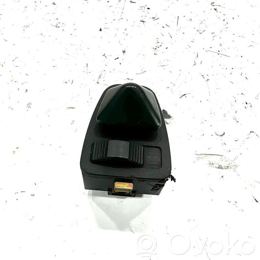 Side mirror switch