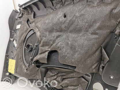 Apšuvums aizmugurējām durvīm