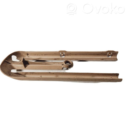 Priekšējā vadītāja sēdekļa sliedīte (-es)