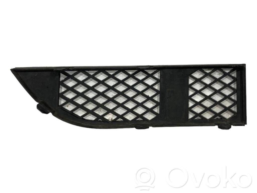 Lower grille (three-piece)