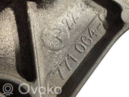 Pārnesumkārbas stiprinājuma kronšteins