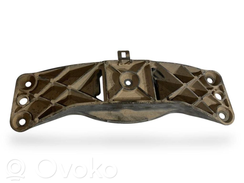 Transmission mounting bracket