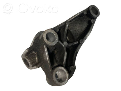 Dzinēja nostiprināšanas stiprinājums-kronšteins