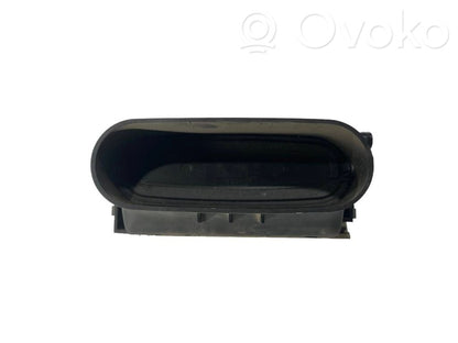 Задняя воздухо-вентиляционная решетка