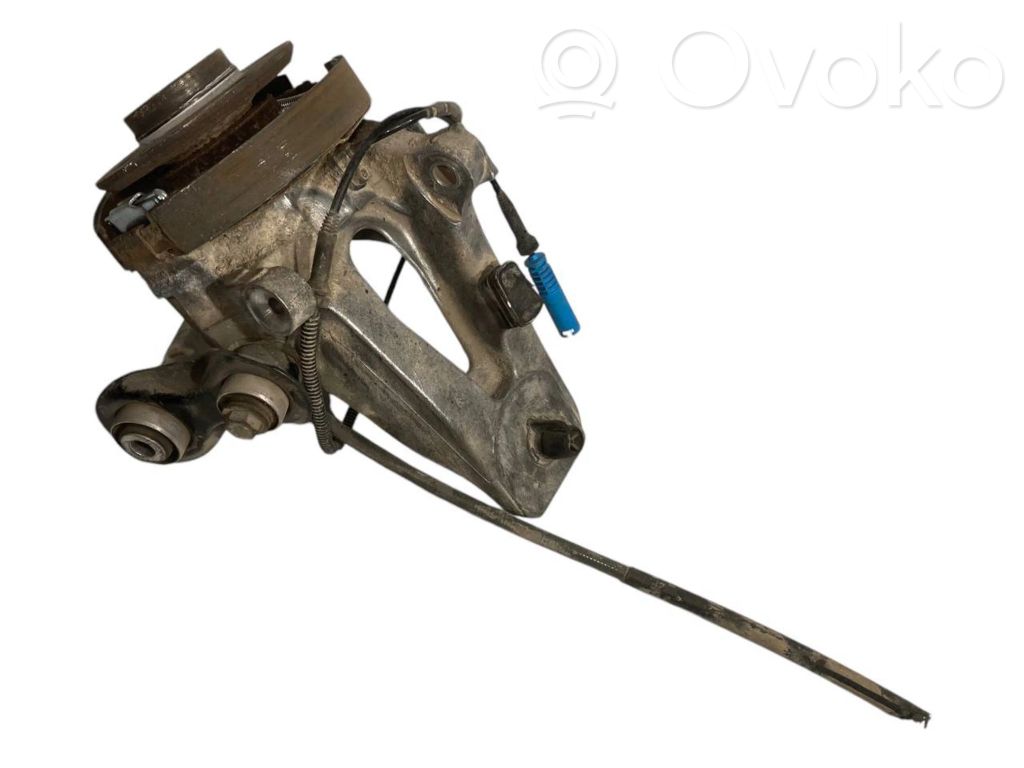 Aizmugurē riteņa rumbas vārpstas šarnīrs (stupica, capfa)