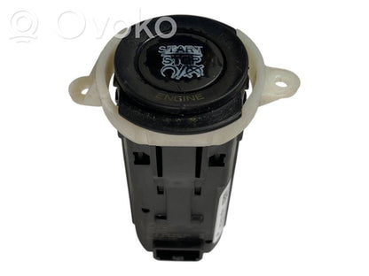 Automašīnas aizdedzes un startera slēdzis