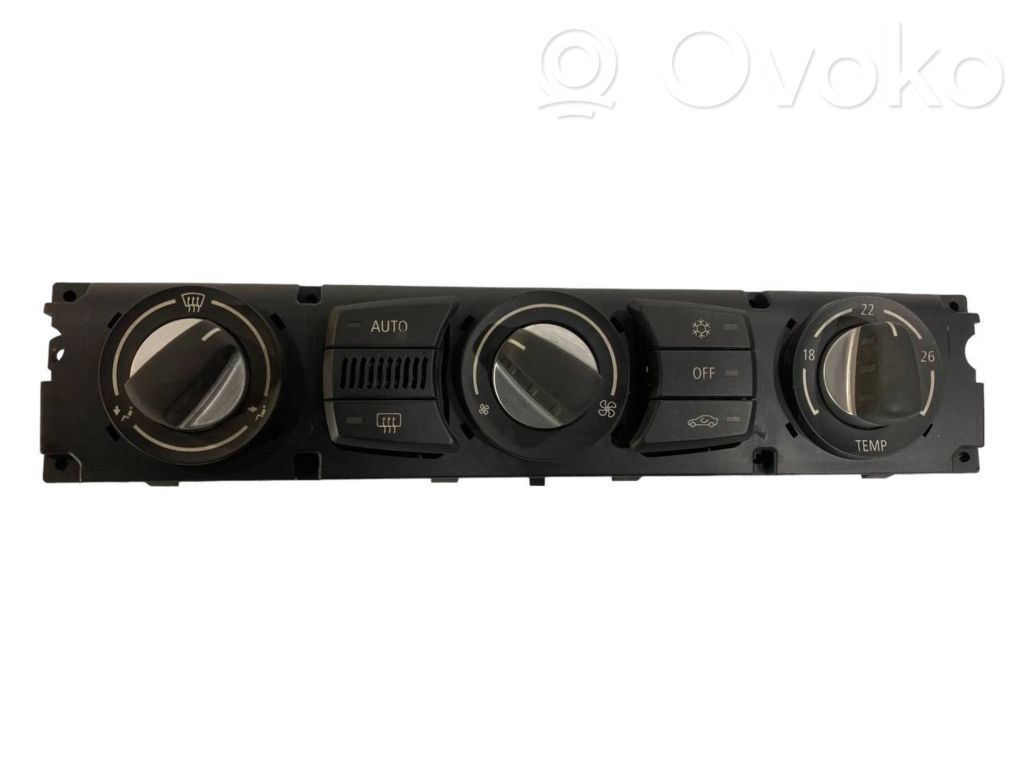 Air conditioning / climate control / interior heating control unit (in the passenger compartment)
