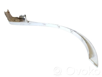 Front arch trim
