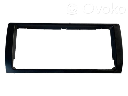 Radiouztvērēja / navigācija dekoratīvā apdare