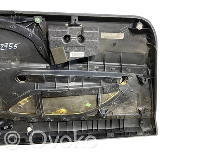 Priekšējo durvju apdare