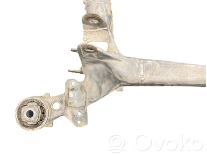 Pusrāmis aizmugurējais / priekšējais