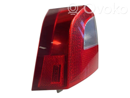 Задний фонарь в кузове