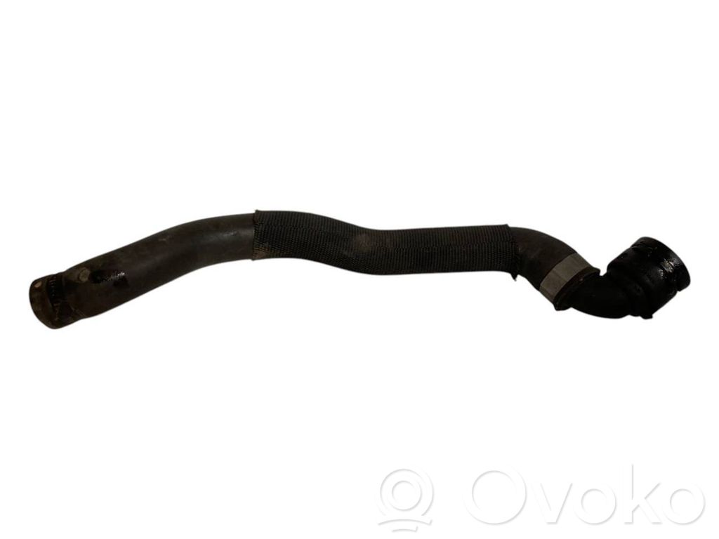 Caurulīte (-es) / šļūtene (-es)