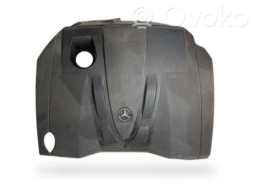 Dzinēja pārsegs (dekoratīva apdare)