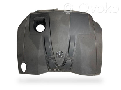 Dzinēja pārsegs (dekoratīva apdare)