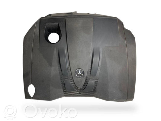 Крышка двигателя (декоративная отделка)