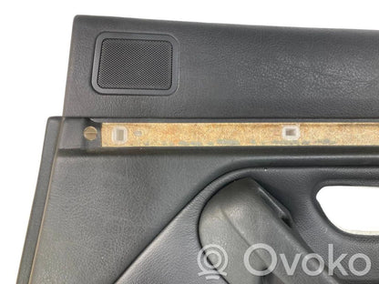 Apšuvums aizmugurējām durvīm