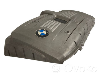 Engine cover (decorative trim)